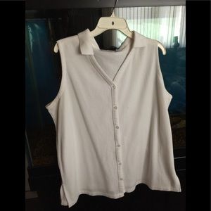 Sleeveless button down top